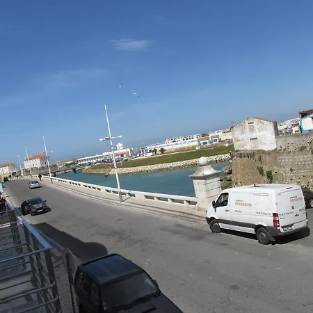 Cais Das Descobertas Peniche