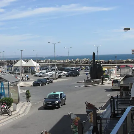 Cais Das Descobertas Peniche